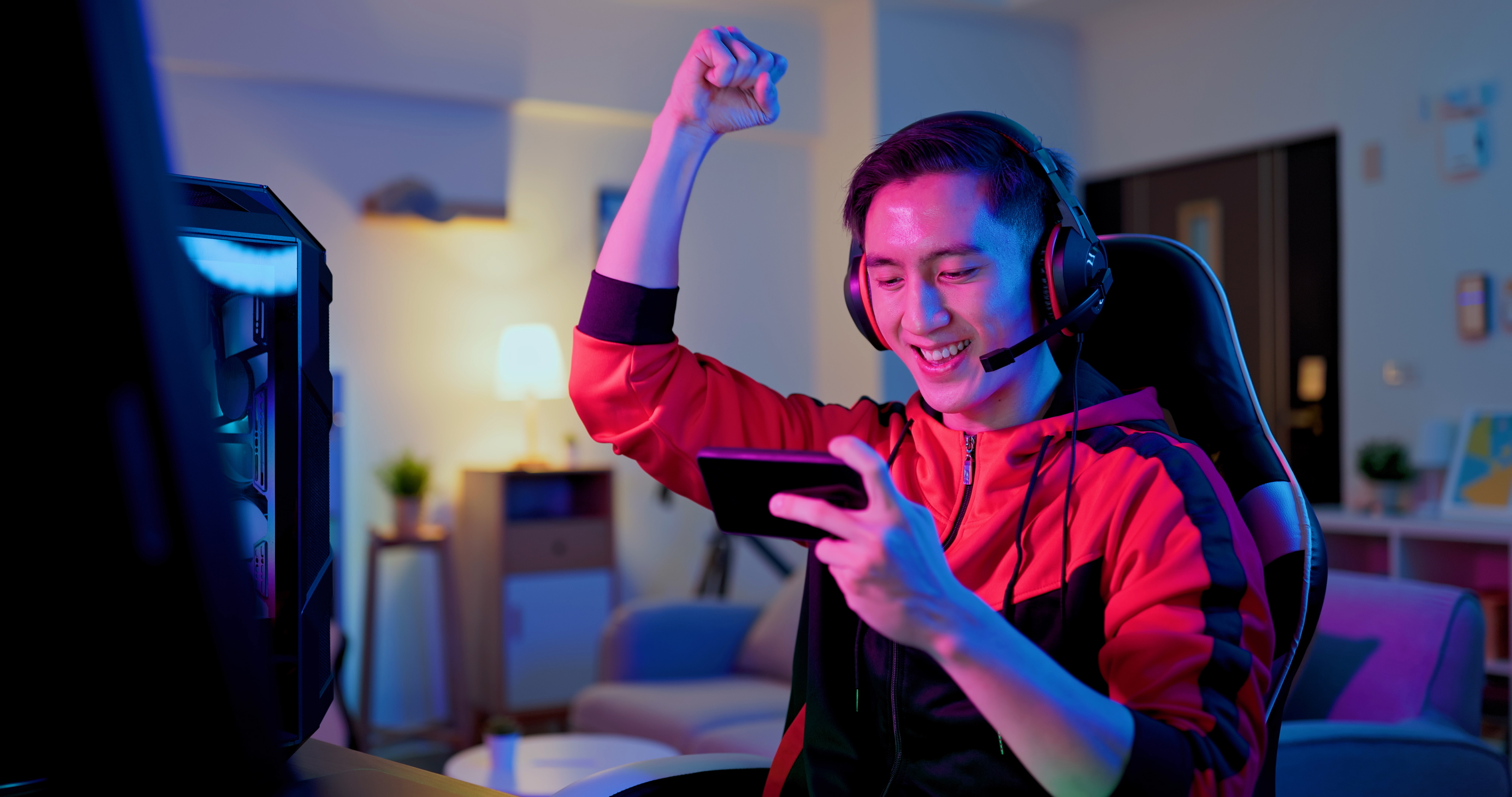 ทำอาชีพอะไรดีอยู่กับบ้าน นักแคสต์เกม